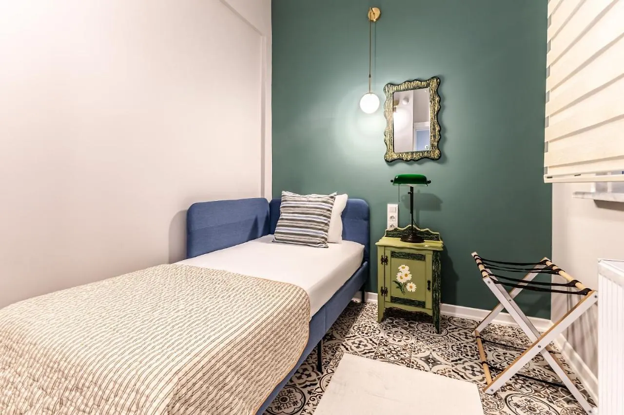 Peaceful Flat W Garden View Balcony In Kadikoy Apartment Istanbul