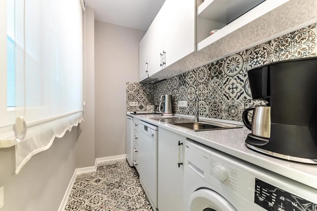 Peaceful Flat W Garden View Balcony In Kadikoy Apartment Istanbul 0*,  Turkey