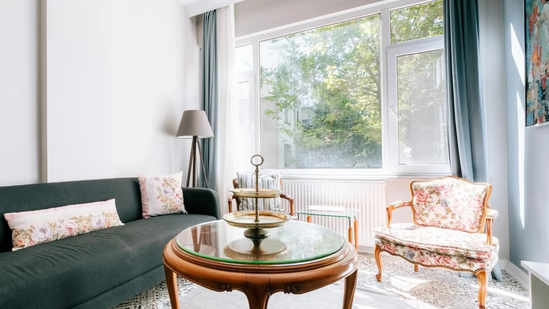 Peaceful Flat W Garden View Balcony In Kadikoy Apartment Istanbul